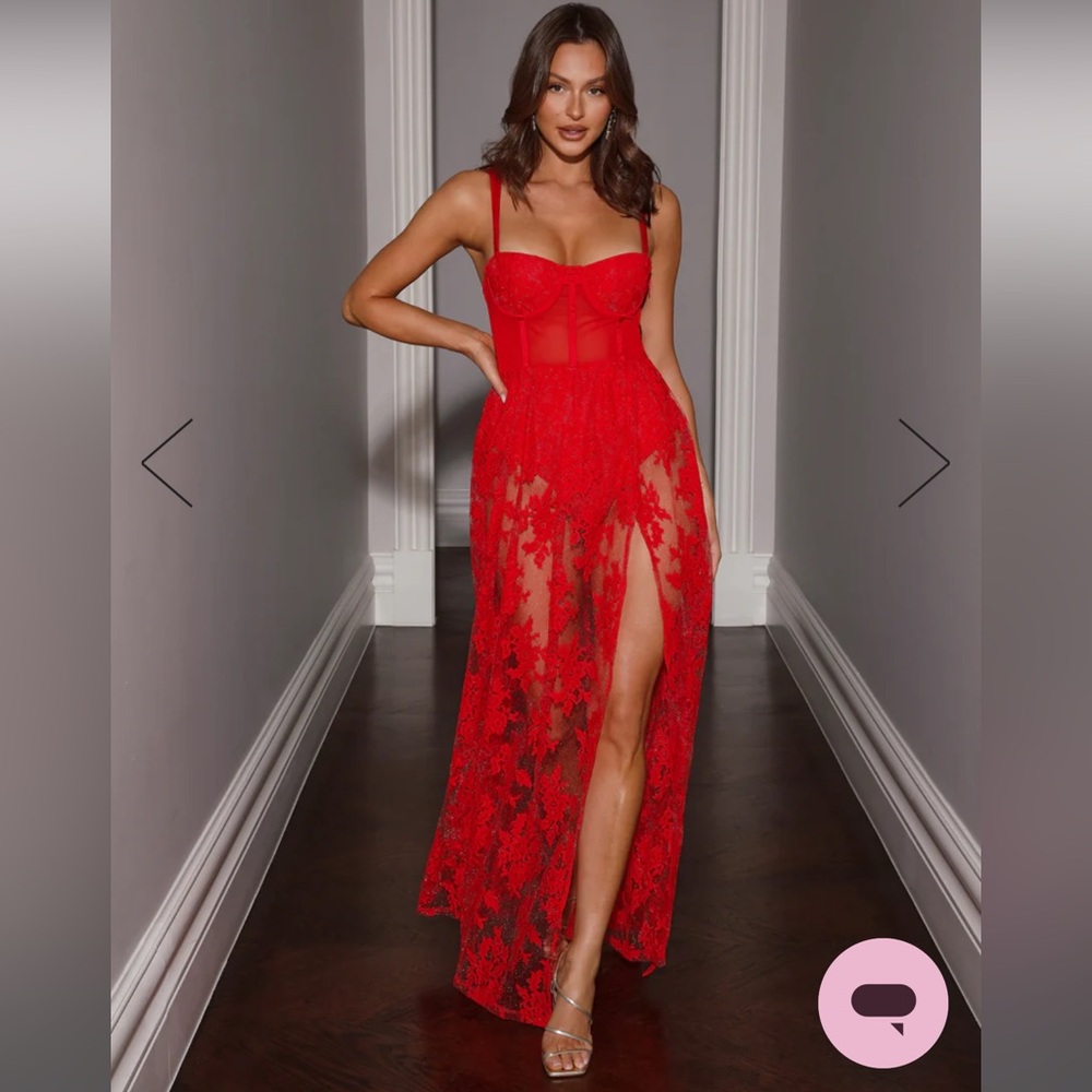 NWT HELLO MOLLY EMILIA red dress. Size M